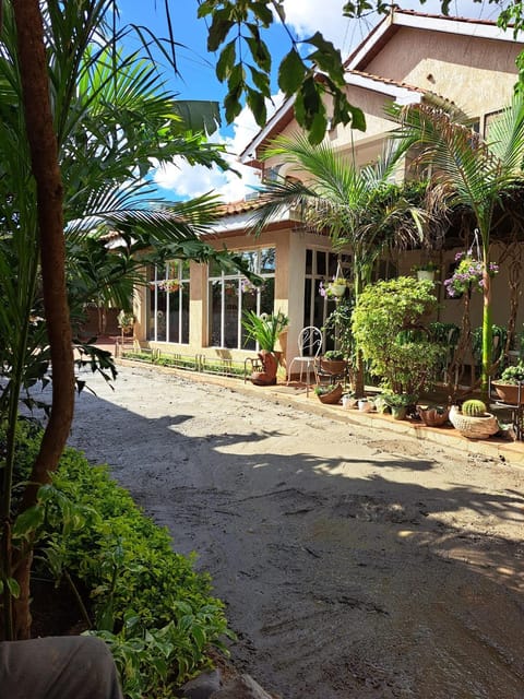 Lux suites Utawala Family House House in Nairobi