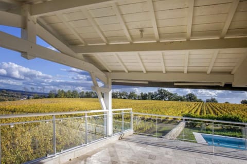 Magnifique villa plain pied avec piscine Villa in Fronsac