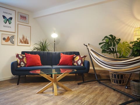 Living room, Seating area