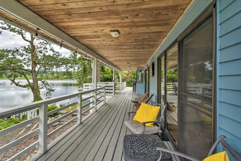 The Swedish Fish Getaway on Lake Saint Clair! House in Lacey