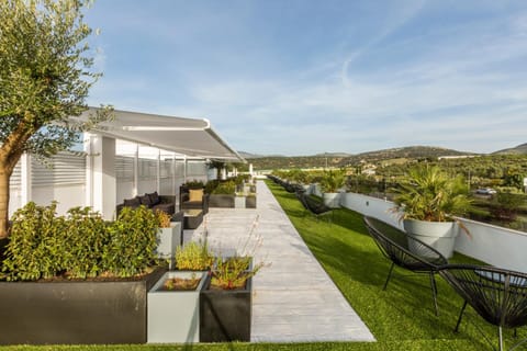 Day, Natural landscape, Garden, Balcony/Terrace