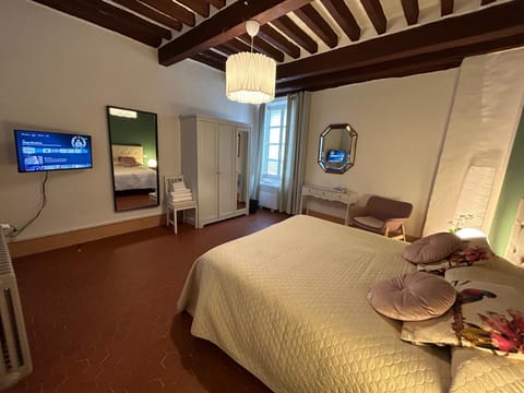 TV and multimedia, Photo of the whole room