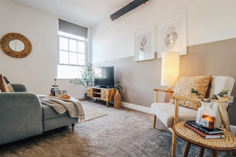 Principality View Apartment Two, by Solace Stays Apartment in Cardiff
