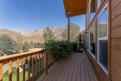 Epic View; A Luxury House on a Hill House in Kernville