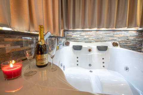 Hot Tub, Bathroom, Bath