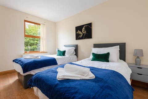 Albert - 5 Bedrooms Sleeps 11 Parking Wi-Fi Contractors House in Preston