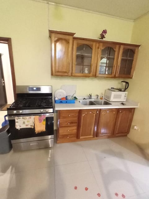 Royal Vybez Vacation Homes Apartment in Saint Catherine Parish