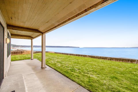 Old Beach Waterview Maison in Whidbey Island