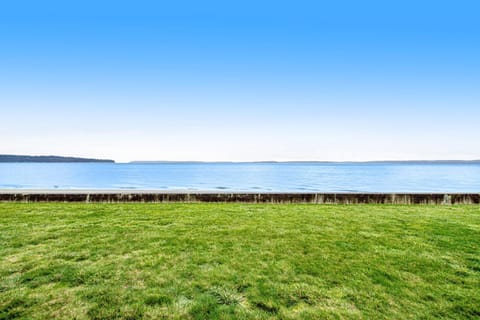 Old Beach Waterview House in Whidbey Island