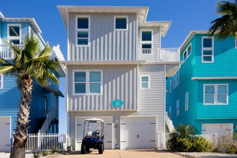 VW64 Incredible 3 story Gulf View home with with an elevator, private pool House in Port Aransas