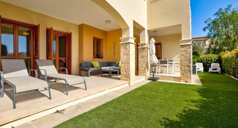 Patio, Garden, Balcony/Terrace, Seating area, Dining area