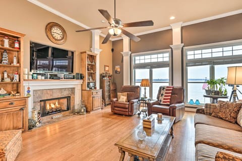 Lakefront House with Game Room, Deck and Views! House in Weiss Lake