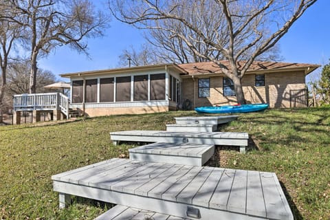 Home on 1 Acre and Guadalupe RiverandLake Placid! Haus in Seguin
