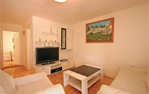 6 Bedroom Amazing Home In Crni Kal Casa in Lika-Senj County