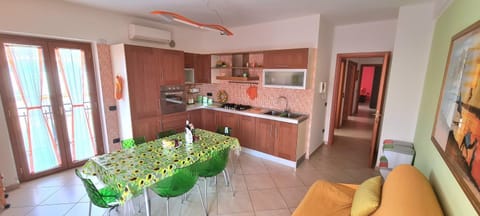 Dining area, dishwasher, kitchen