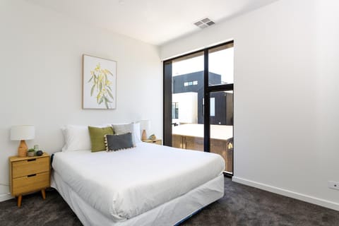 Urban Rest Port Adelaide Apartments Condo in Port Adelaide