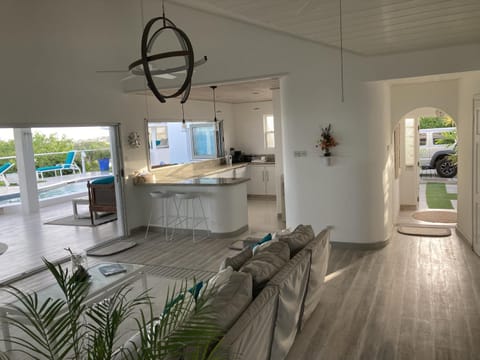 Unique Rare Villa! Retreat Style, Full Sea Views With Private Pool & Hot Tub! villa Villa in Christ Church