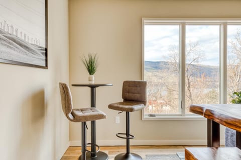 Modern Soul Casa in Mosier