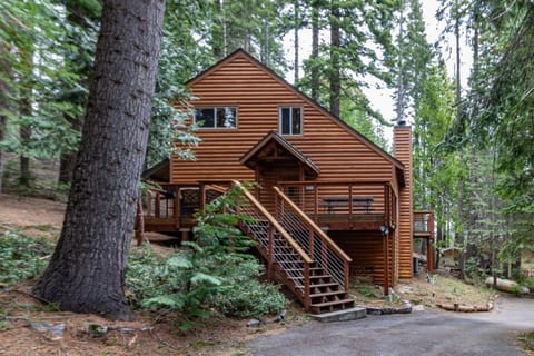 Yosemite Silvertip Lodge Casa in Fish Camp