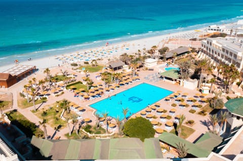 Bird's eye view, Pool view