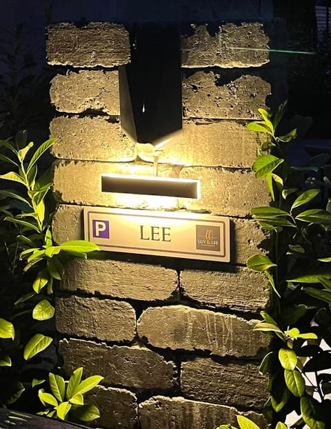 Property building, Street view