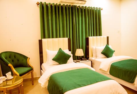 Hotel BlueSky Clifton Bed and Breakfast in Karachi