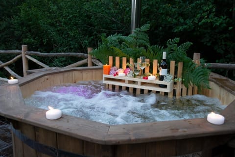 Hot Spring Bath, Hot Tub