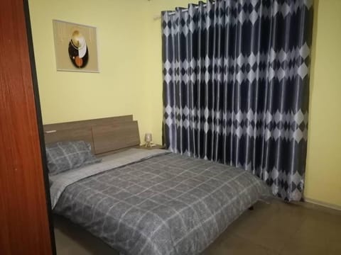 Cheerful 2-bedroom Apartment with free parking Condo in Kumasi