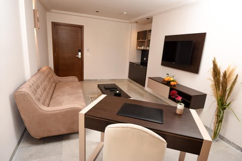 Communal lounge/ TV room, TV and multimedia, Living room, Seating area