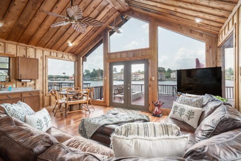 Liams Lodge-Peaceful Cabin Panoramic Lake Views House in Rockwell