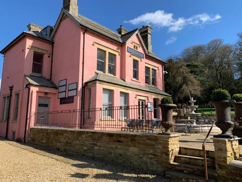 Property building, Garden, Balcony/Terrace