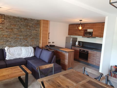Le Repaire des Loups - Appart neuf 12 pers 4 chambres - location à la semaine Apartamento in Saint-François-Longchamp