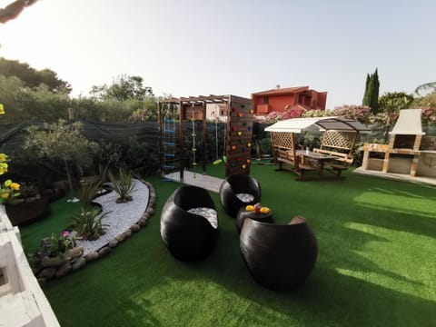 Day, Children play ground, Garden view