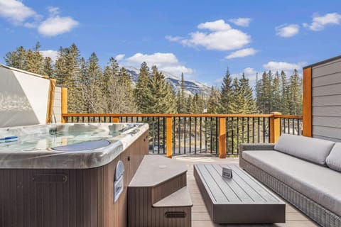 Spring Creek Vacations Apartahotel in Canmore