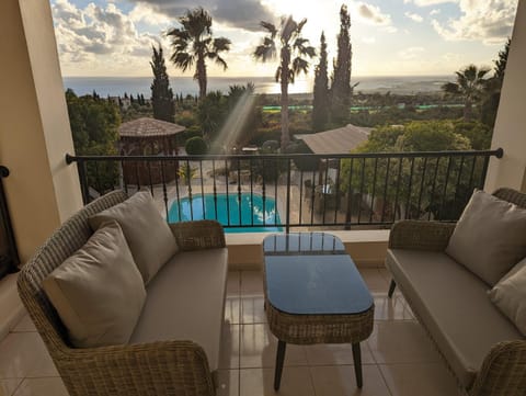 Villa Pontus - stunning views & privacy in beautiful garden with pool & hot tub Villa in Kouklia
