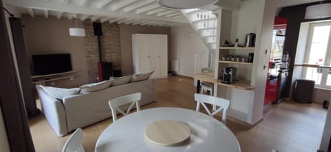 Living room, Dining area