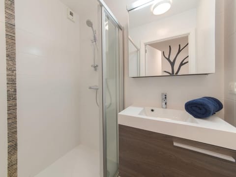 Apartment Ocean by Interhome Condo in Bredene