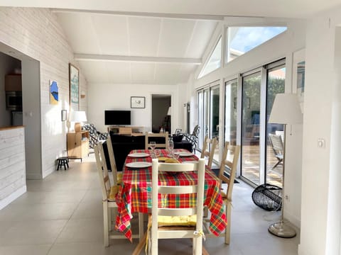 Holiday Home La Petite Doussy by Interhome House in Arcachon