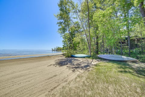 Private Beach and Deck Lake Michigan Home House in Door County