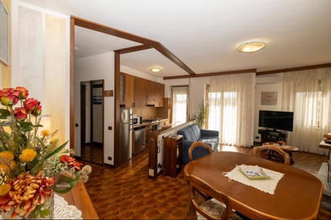 TV and multimedia, Dining area, kitchen