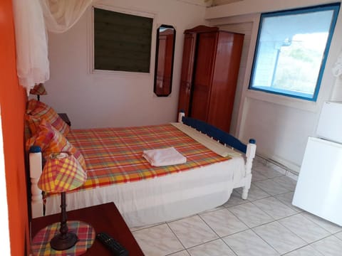 Appartement de 2 chambres avec vue sur la mer jardin et wifi a Capesterre de Marie Galante Condo in Marie-Galante