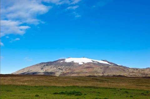 Nearby landmark, Natural landscape, Mountain view