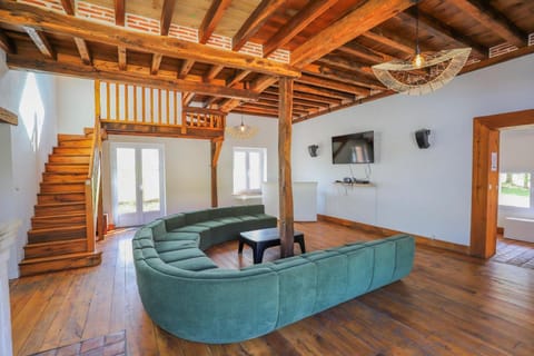 Crazy Villa Le Petit Belair 18 - Heated pool - Foot - 2h Paris - 30p Villa in Centre-Val de Loire