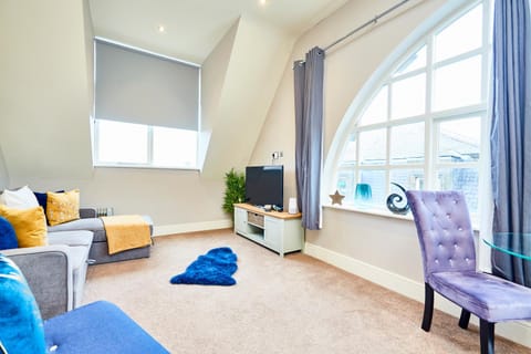 Remarkable Central Gems of Harrogate - Sleeps 18! Apartment in Harrogate