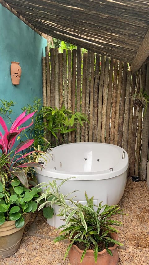 Garden, Hot Tub, Bath