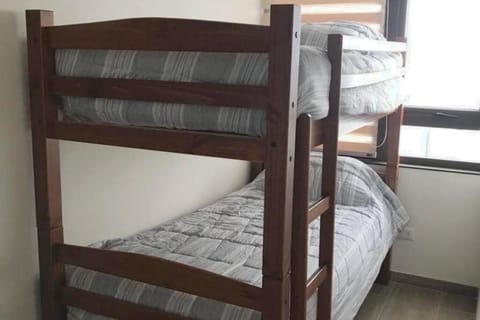 Bedroom, bunk bed