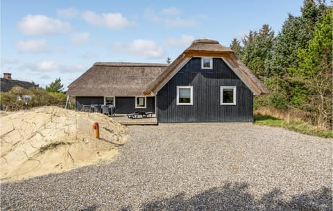 Lovely Home In Blvand With Indoor Swimming Pool Haus in Blåvand
