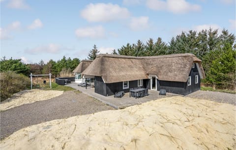 Lovely Home In Blvand With Indoor Swimming Pool Casa in Blåvand