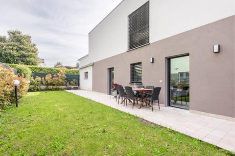 Garden, Garden view