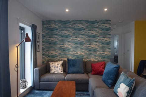 Flat 2 High Tide House - Stylish flat with large terrace and incredible sea views Appartamento in Woolacombe